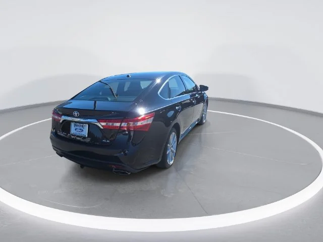 Used 2013 Black Toyota XLE Touring image 8