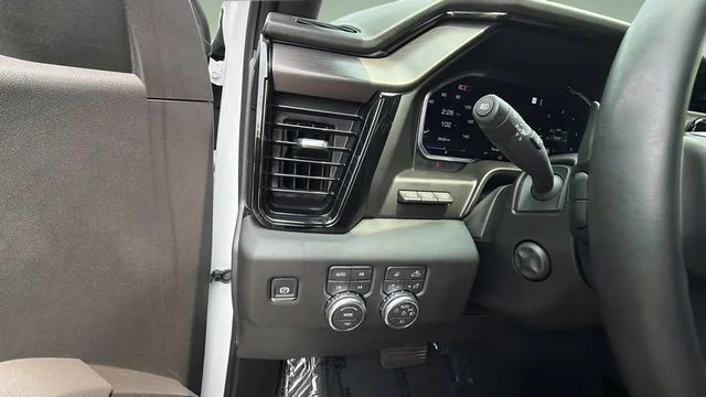 Used 2026 White GMC AT4 image 22