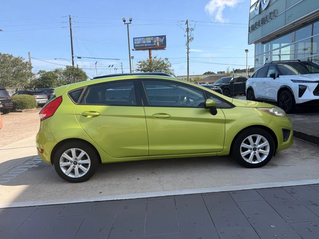 Used 2011 Green Ford SE image 6