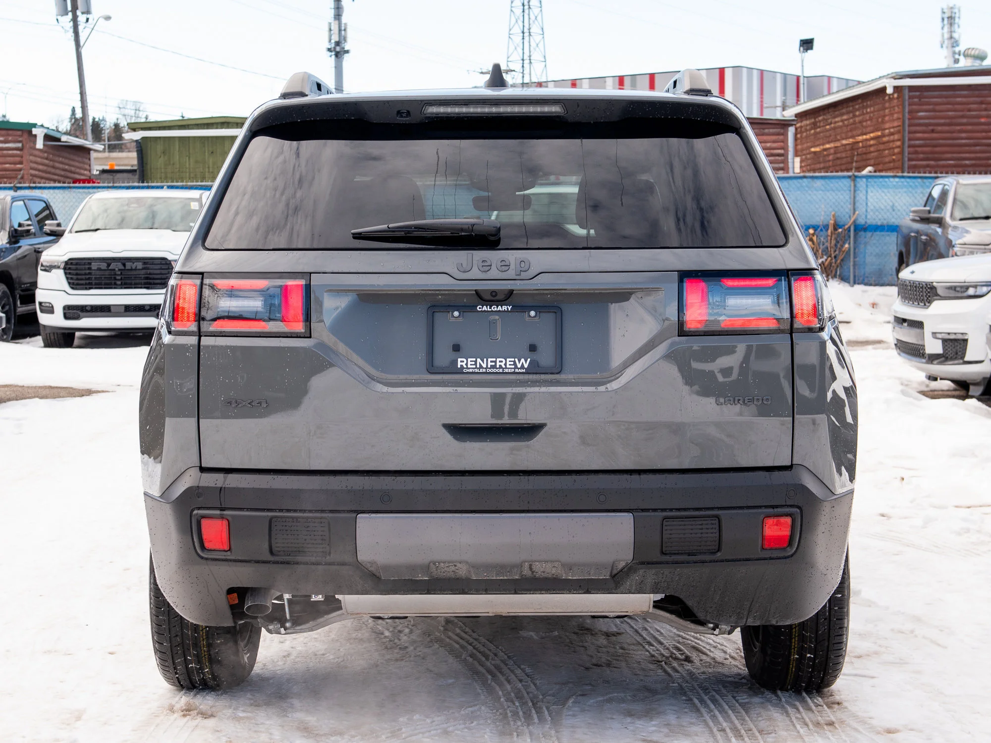 Used 2026 Grey Jeep Laredo* 4x4, Hybrid, Heated Seats, Remote Start, Blind-Spot and Cross-Path image 4