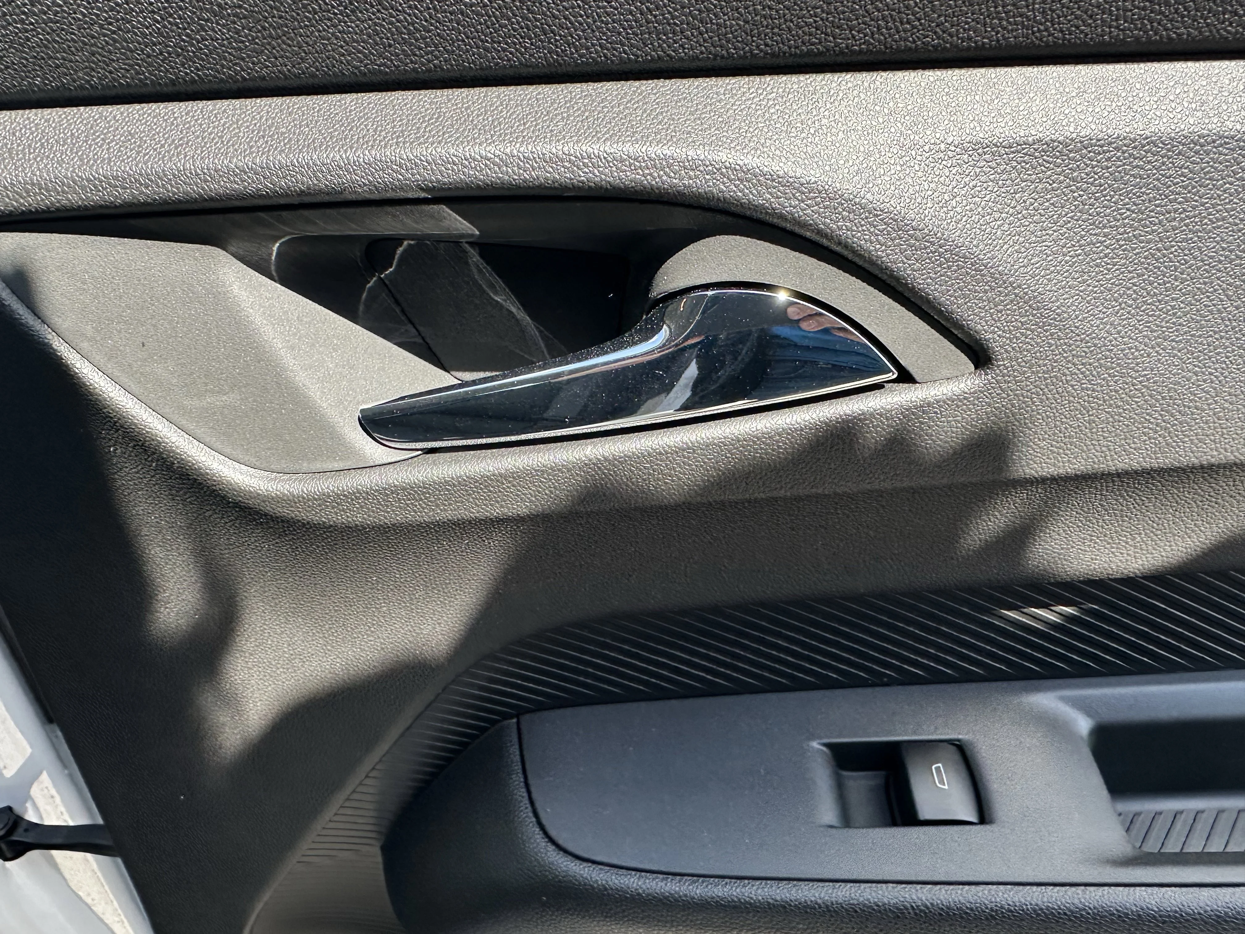 New 2027 Summit White Chevrolet LT image 20