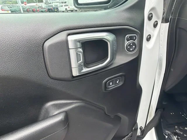 Used 2021 Bright White Clearcoat Jeep Unlimited Sport Altitude image 18