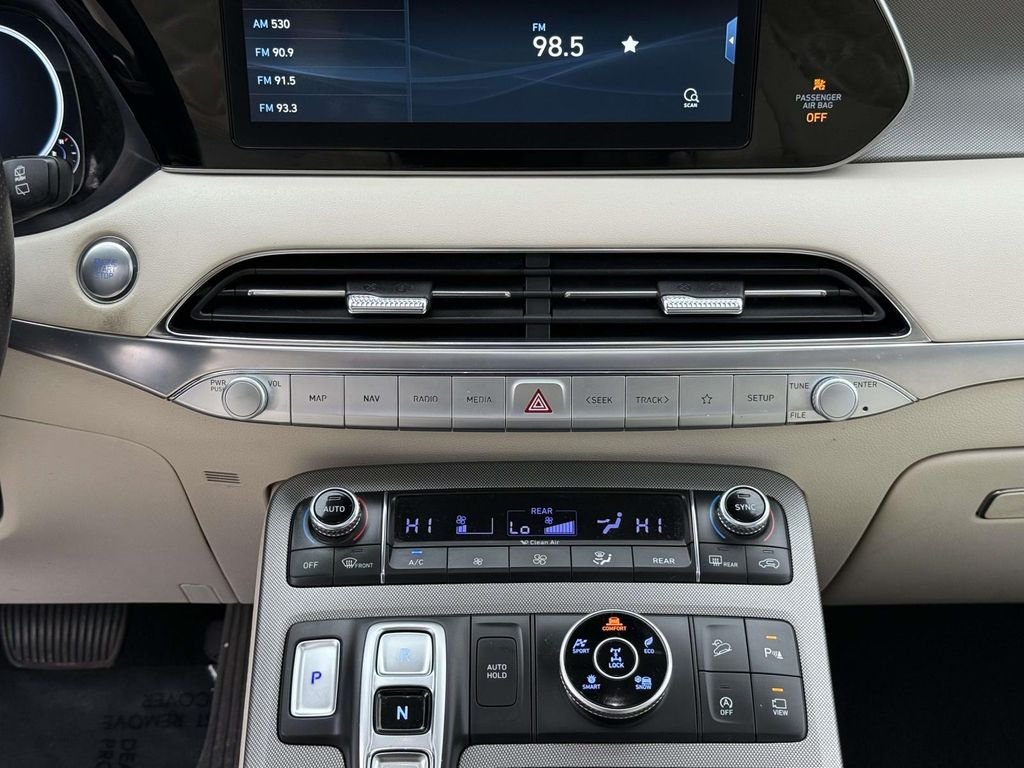Certified Used 2020 Graphite Hyundai Limited image 21