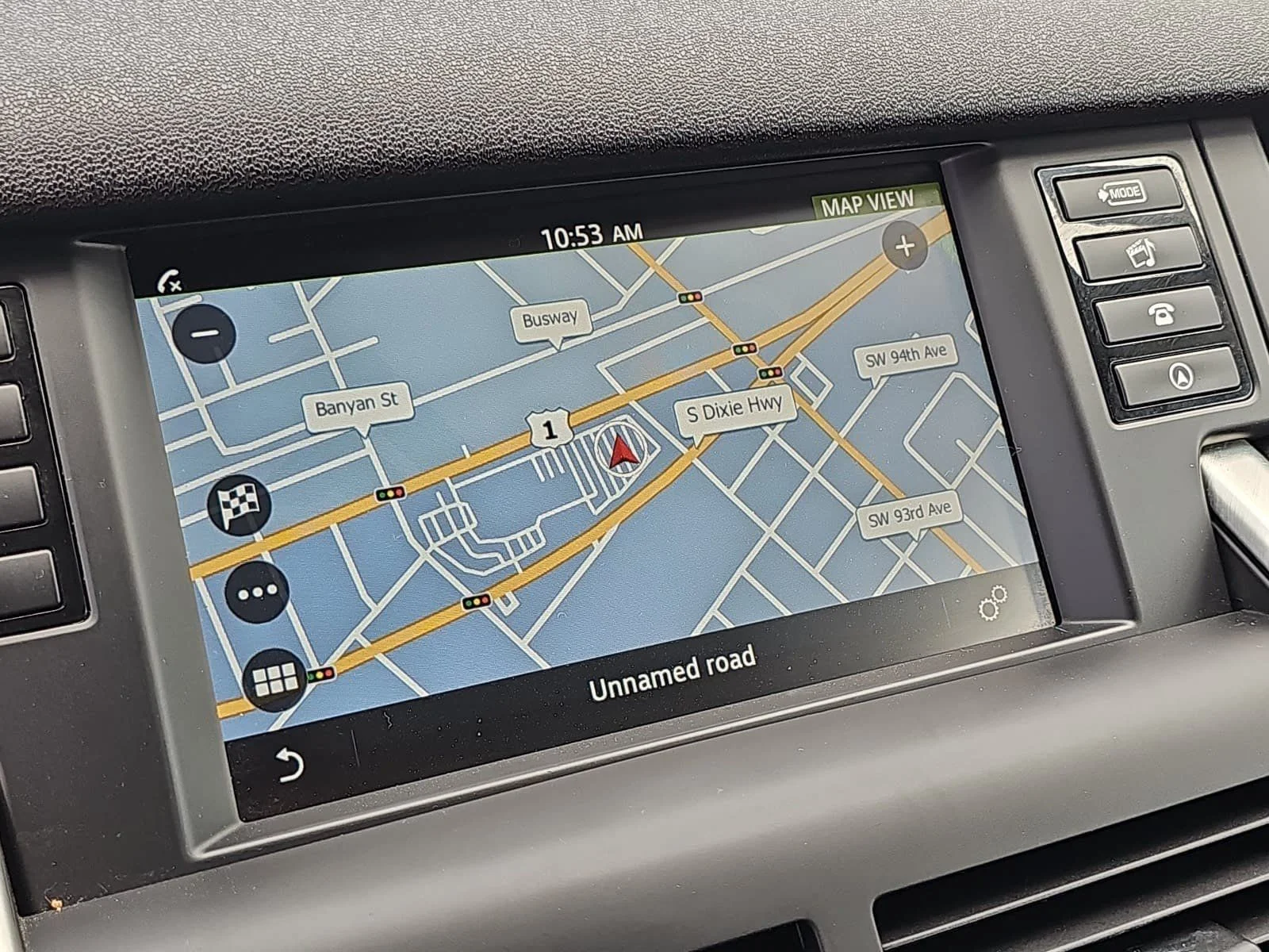 Used 2018 Gray Land Rover SE image 22