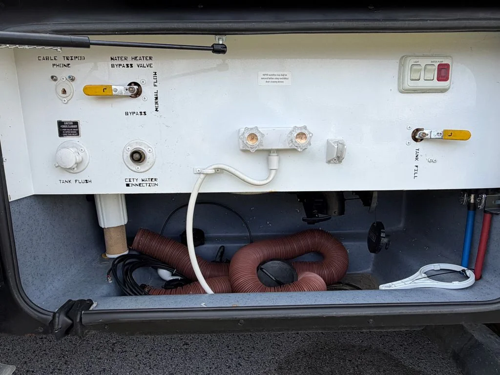 Used 2014  Tiffin  image 18