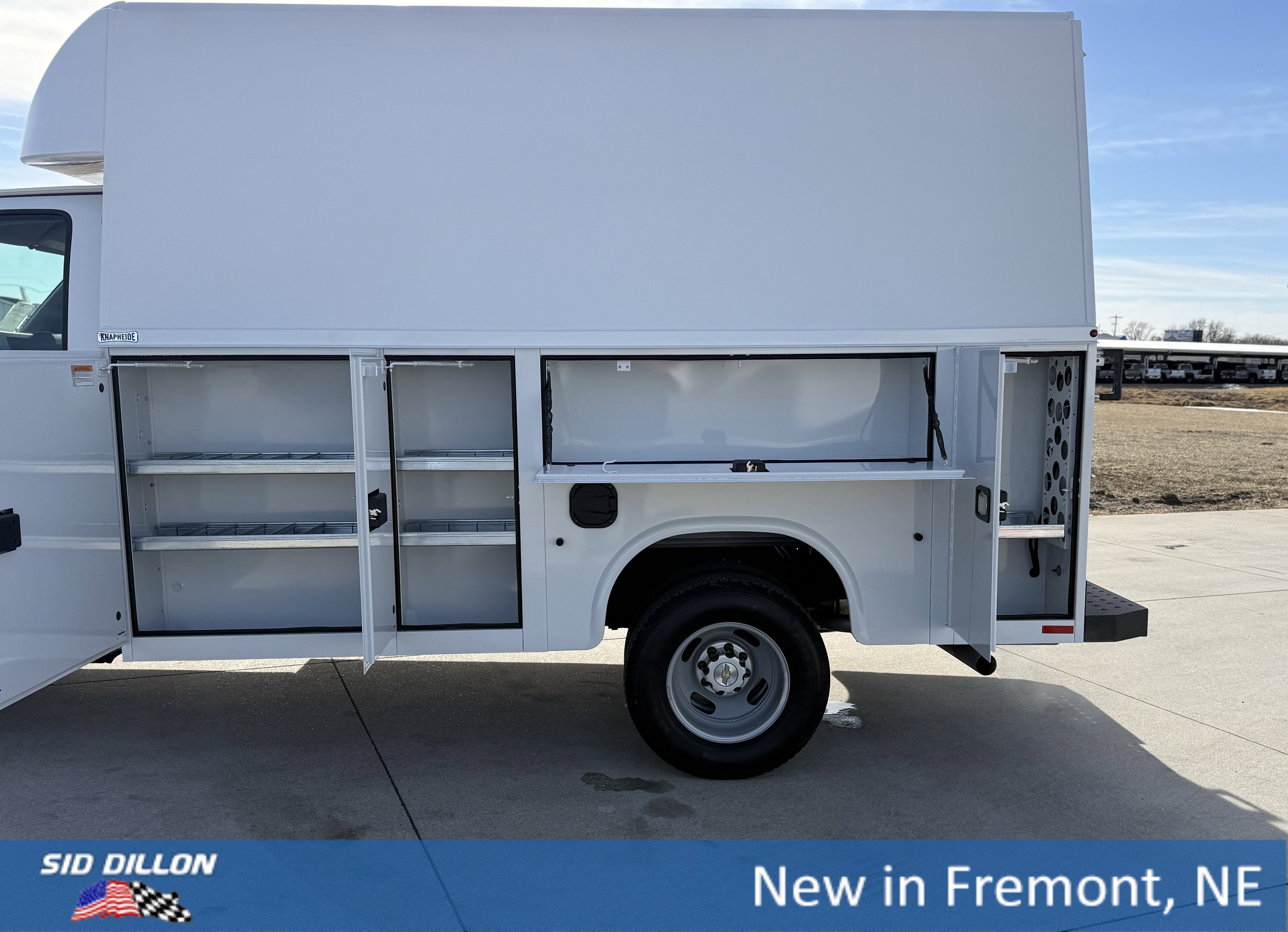 New 2025 Summit White Chevrolet Work Van image 20