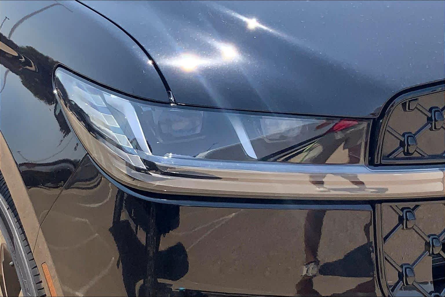 New 2027 Infinite Black Metallic Clearcoat Lincoln Reserve image 13