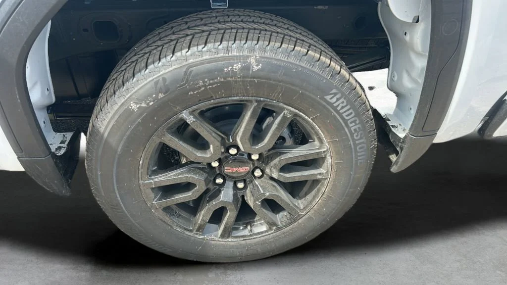 New 2026 Summit White GMC Elevation image 20