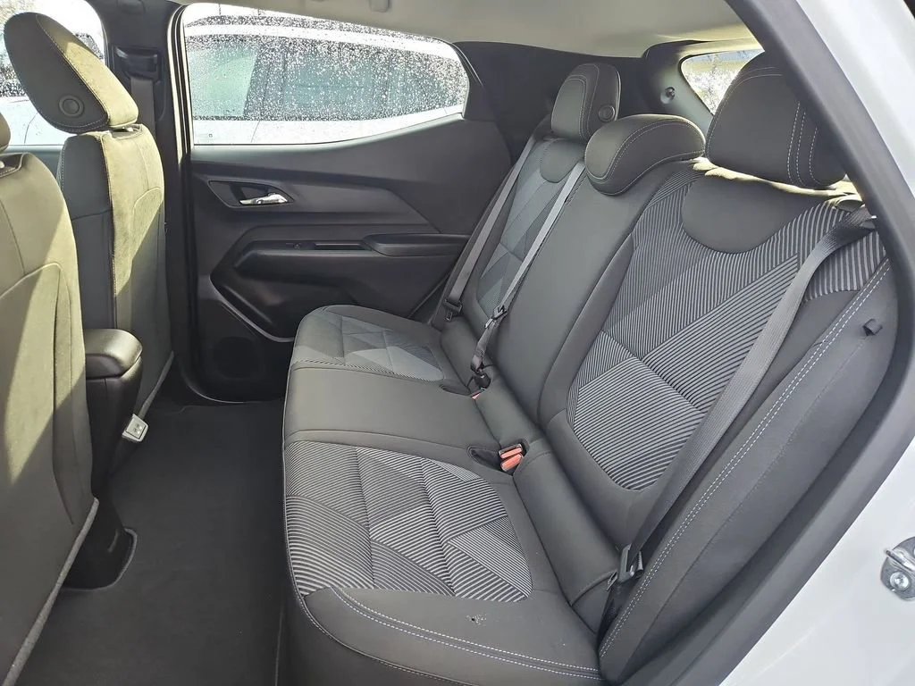 New 2027 Summit White Chevrolet LT image 23