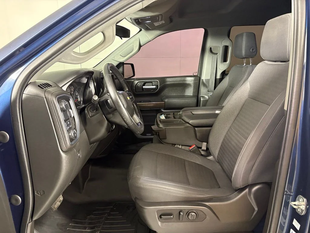 Used 2021 Blue Chevrolet LT image 19