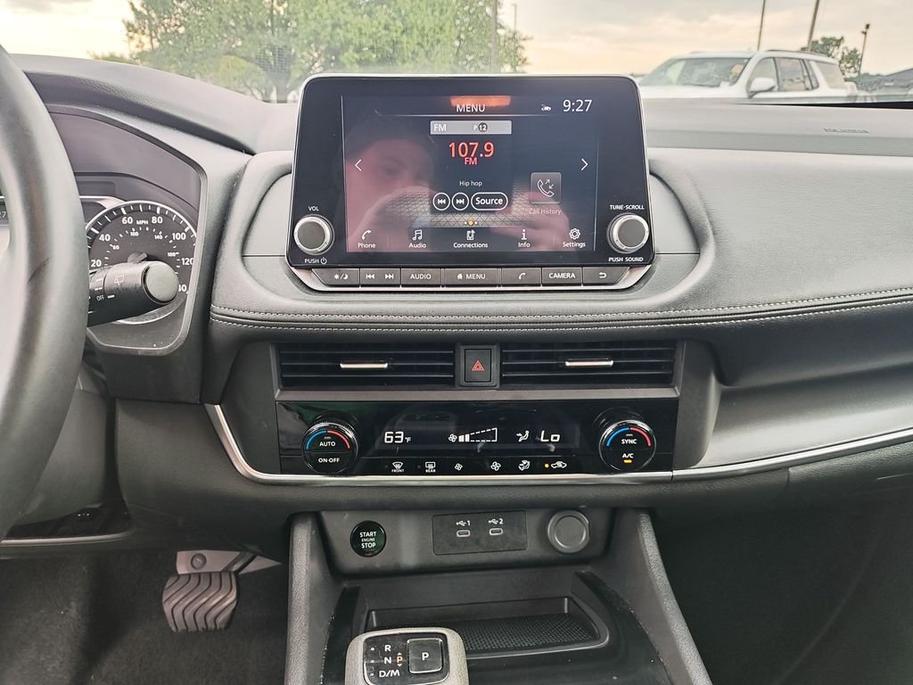 Used 2025 Gray Nissan SV image 21