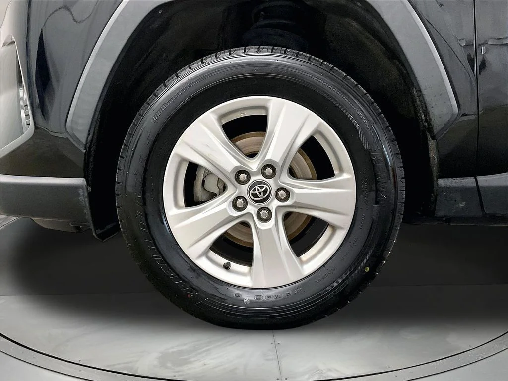 Used 2021 Black Toyota XLE image 12
