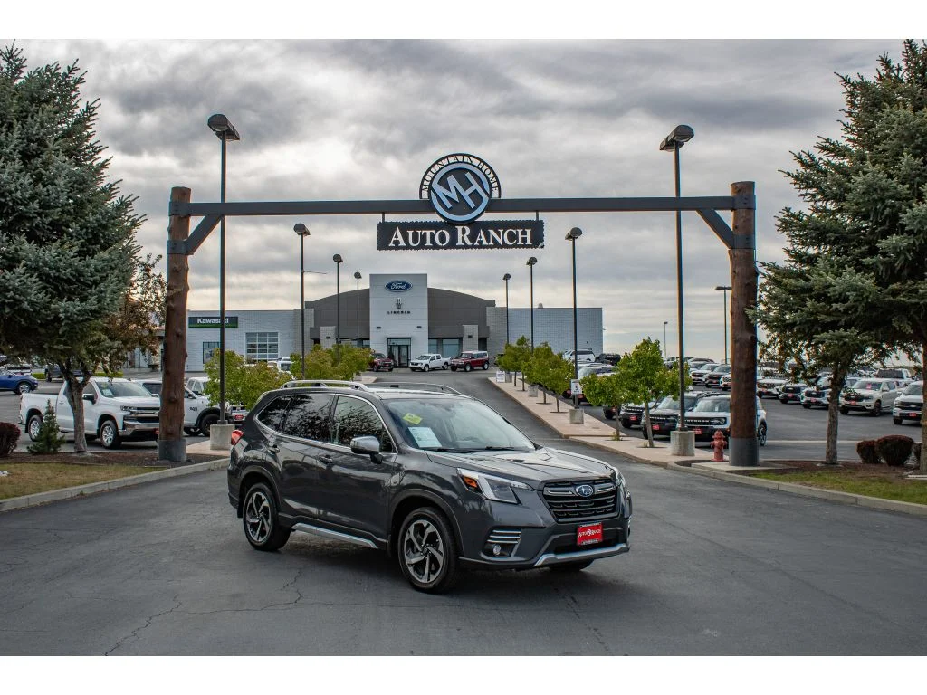 2022 Subaru Forester Touring's photo
