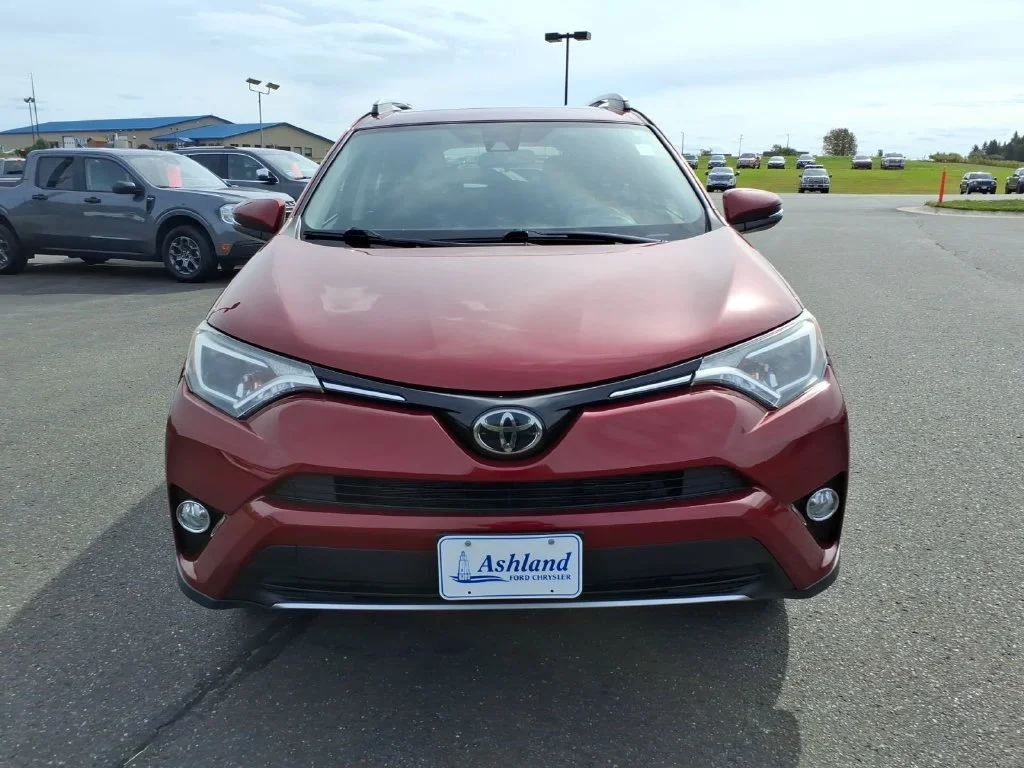 Used 2018 Toyota RAV4 XLE with VIN JTMRFREV2JD244676 for sale in Ashland, WI