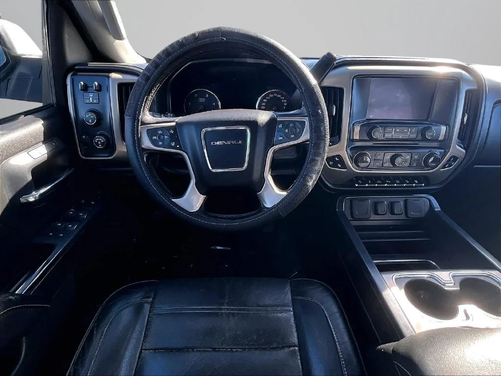 Used 2015 White GMC Denali image 5