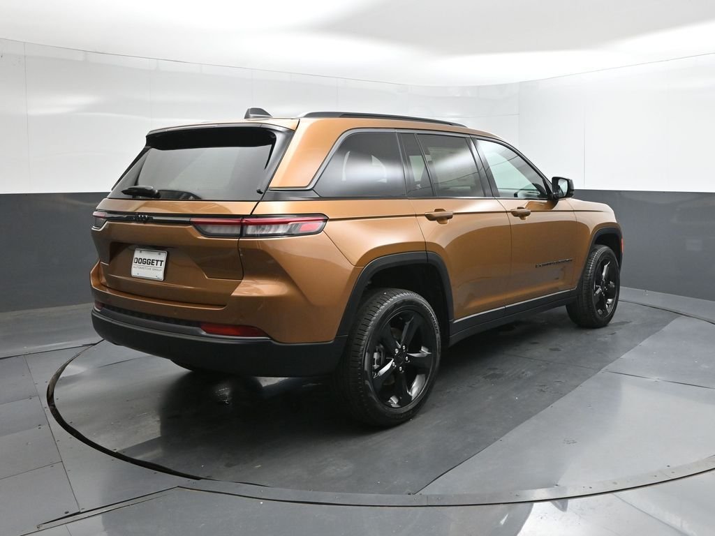 New 2026 Copper Shino Metallic Clear-Coat Exterior Paint Jeep Limited image 8