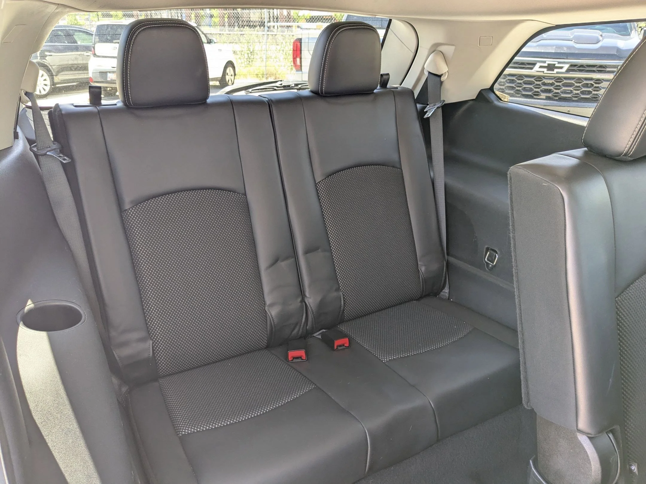 Used 2017 Granite Pearlcoat Dodge Crossroad Plus image 25