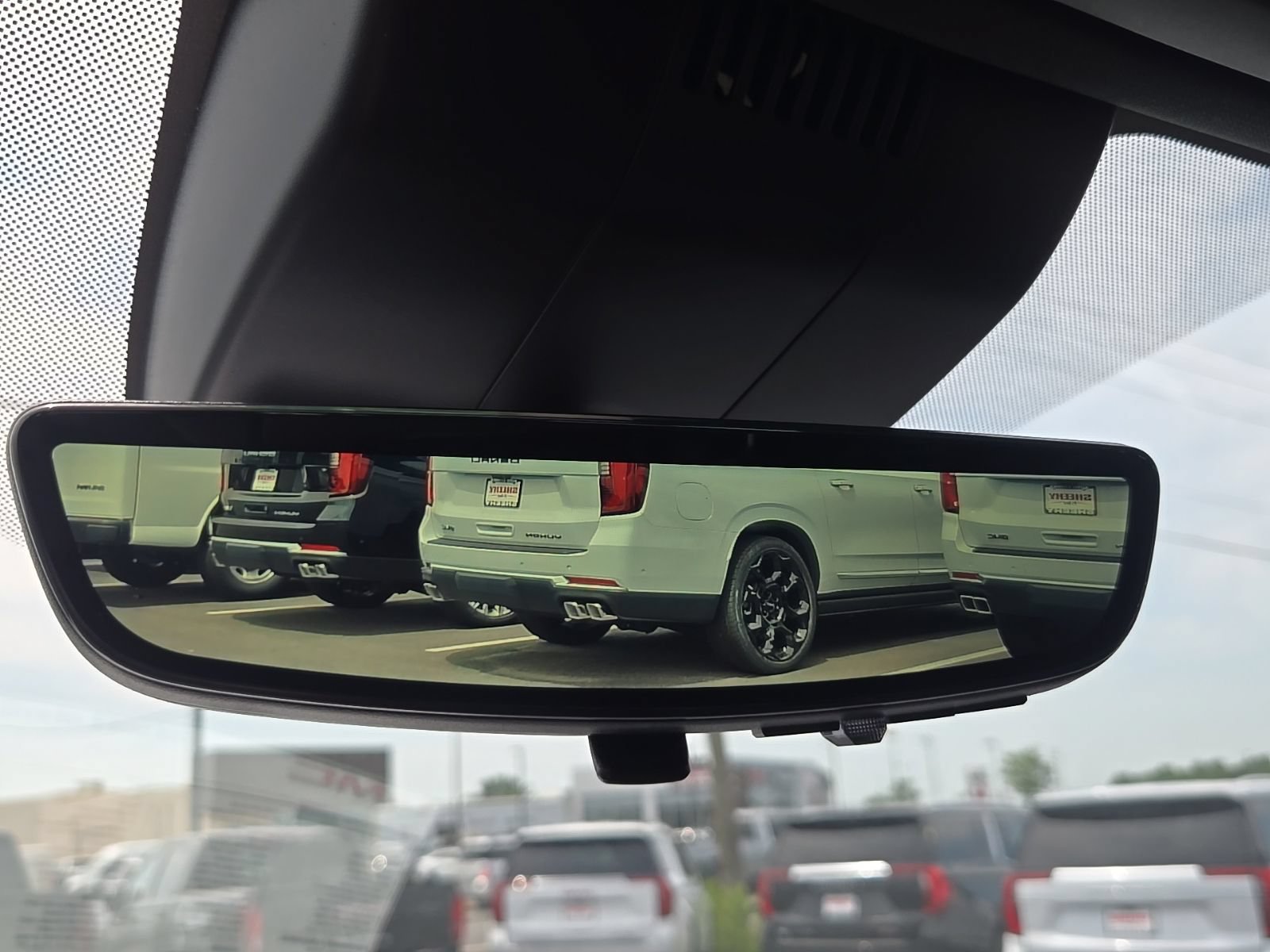 2026 GMC Yukon XL Denali - Photo 42