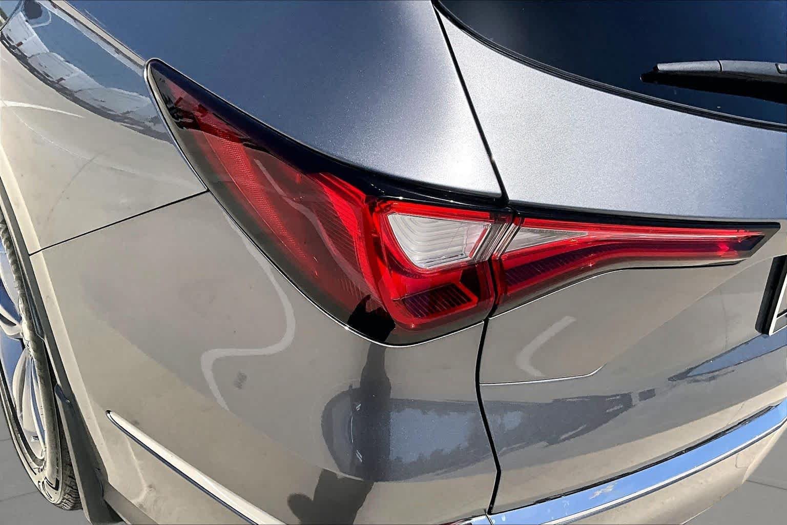 Used 2024 Liquid Carbon Metallic Acura  image 27
