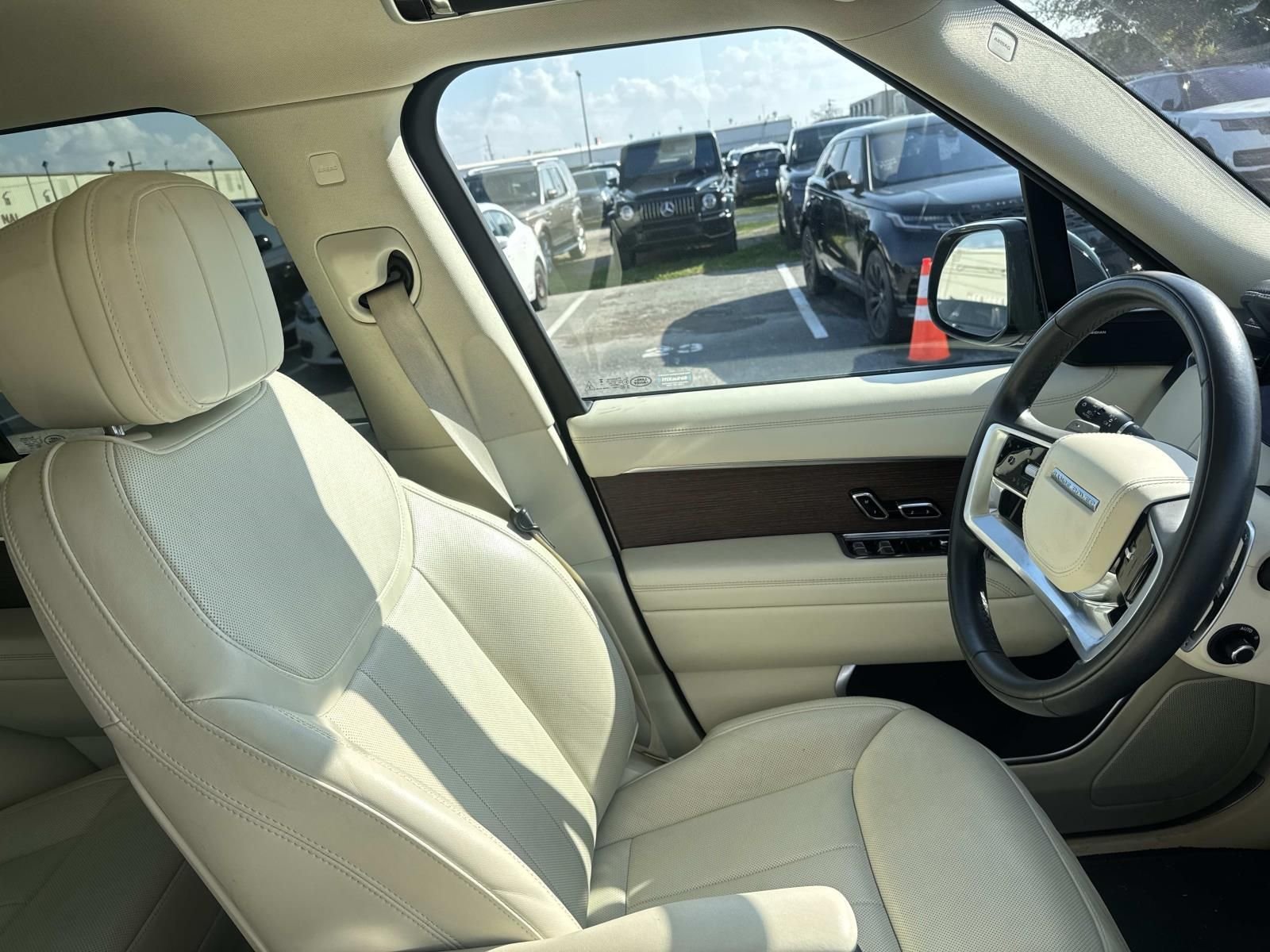 2023 Land Rover Range Rover SE - Photo 11