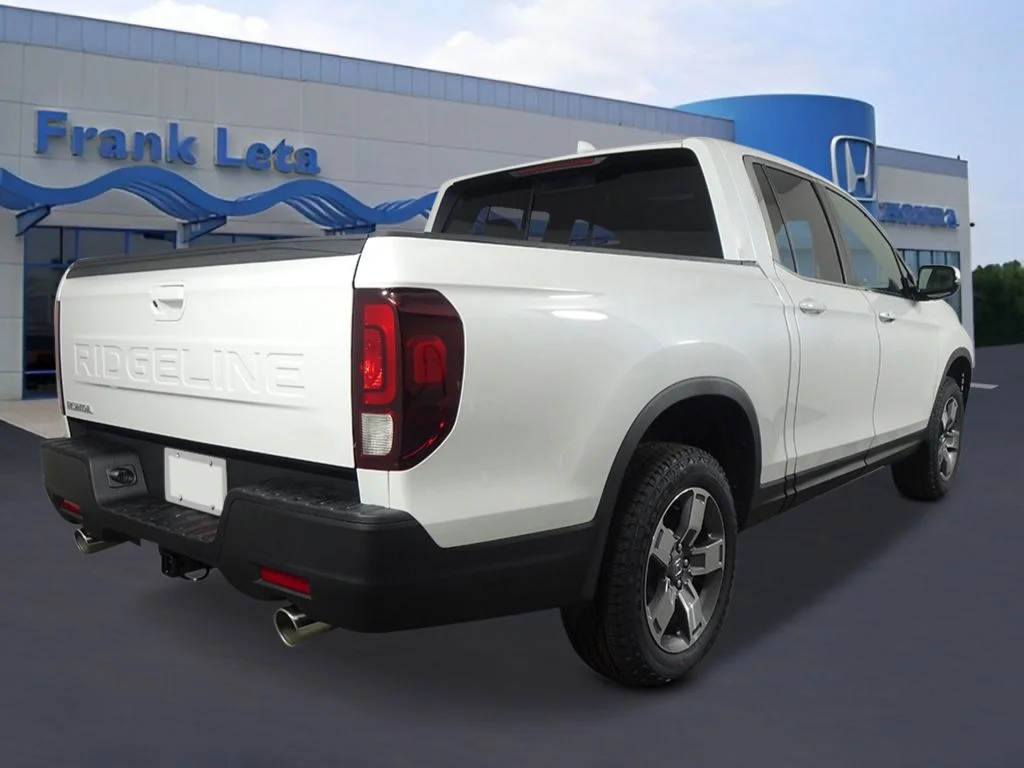 New 2026 Platinum White Pearl Honda RTL image 5