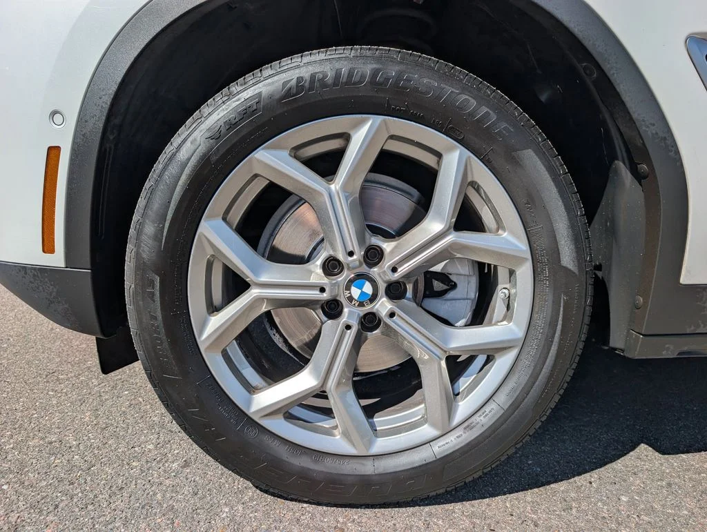 Used 2023 White Metallic BMW sDrive30i image 12