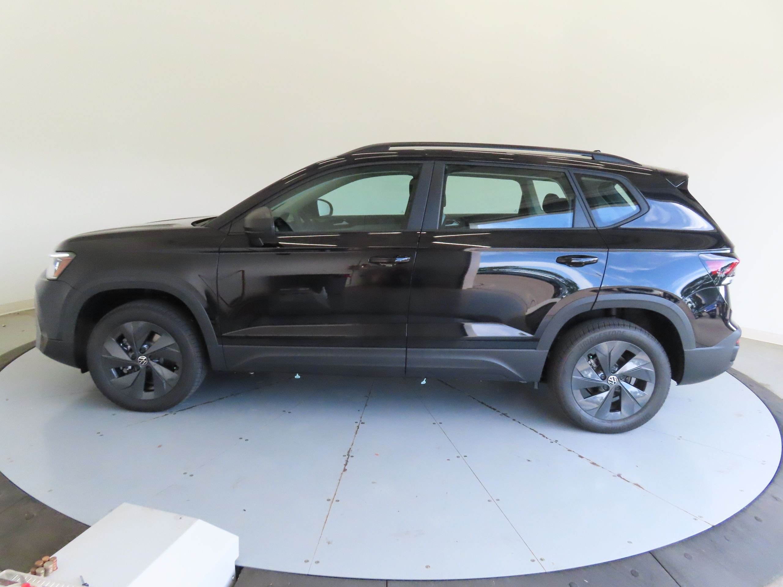 New 2026 Black Volkswagen 1.5T S image 4