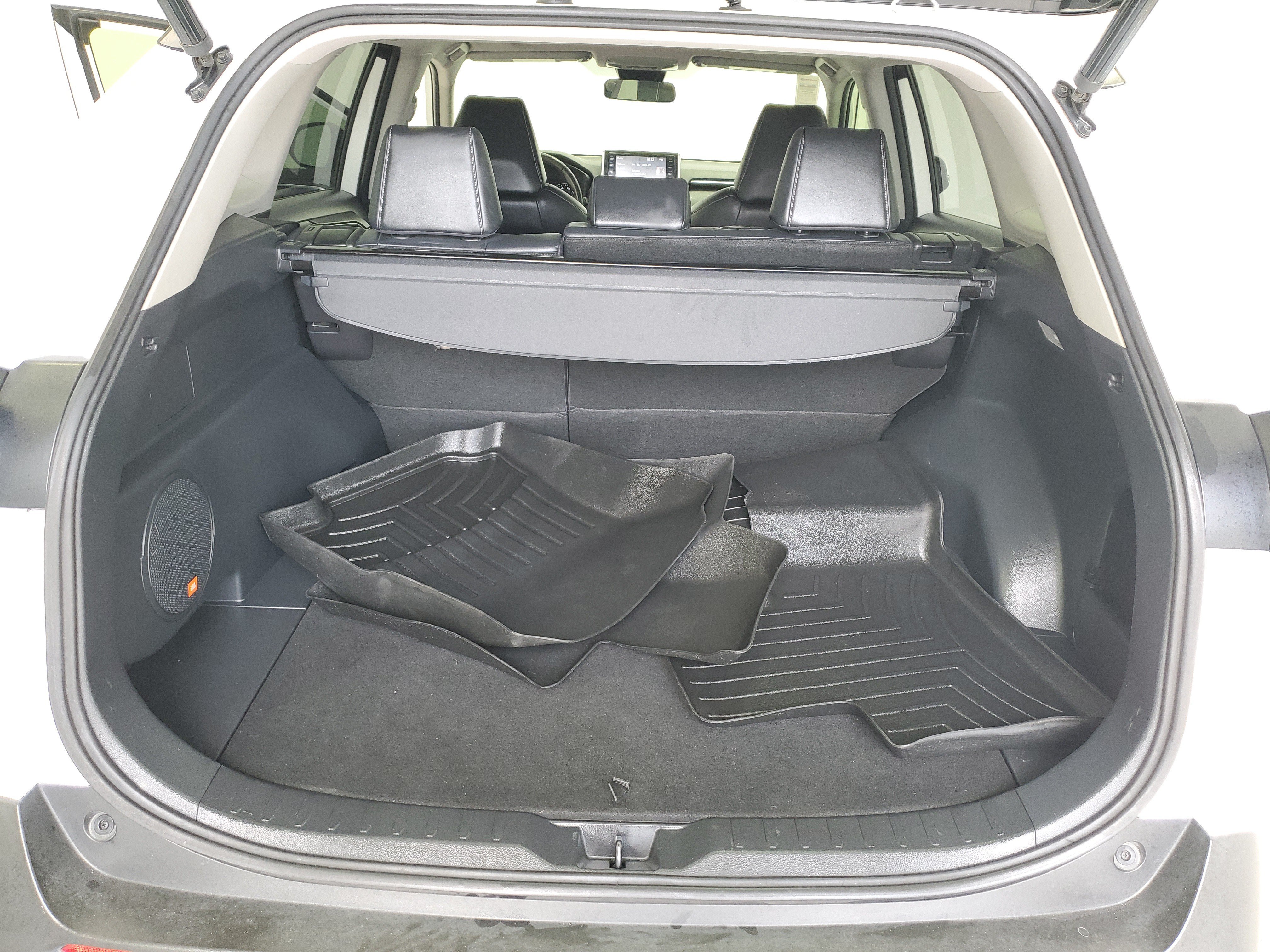 Certified Used 2020 Super White Toyota XLE Premium image 11