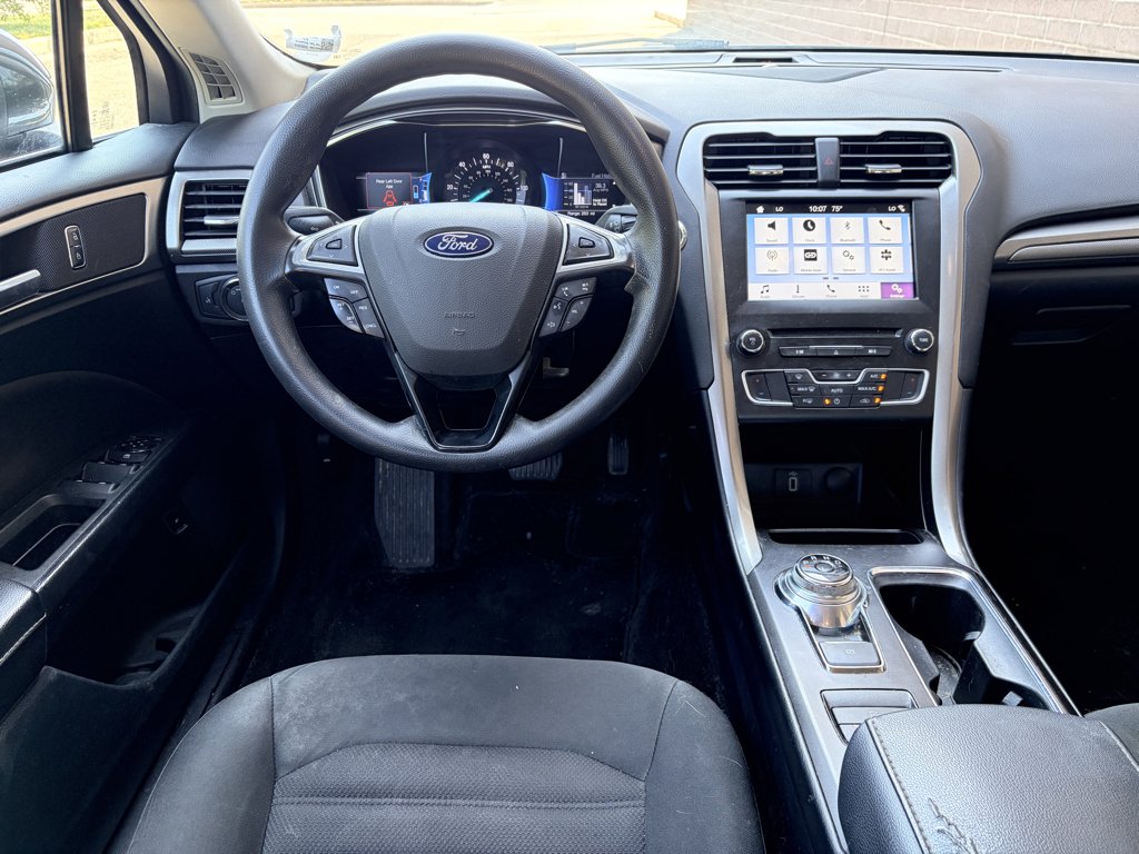 Used 2018 Magnetic Metallic Ford SE image 11