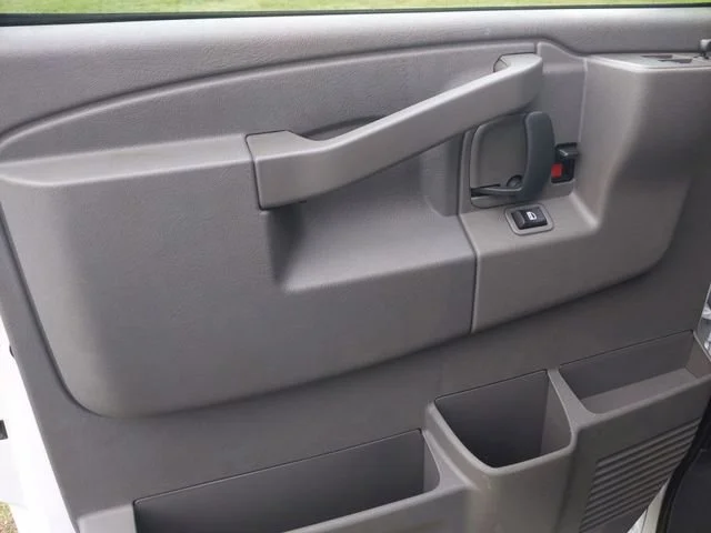 New 2025 Summit White GMC 1WT image 20