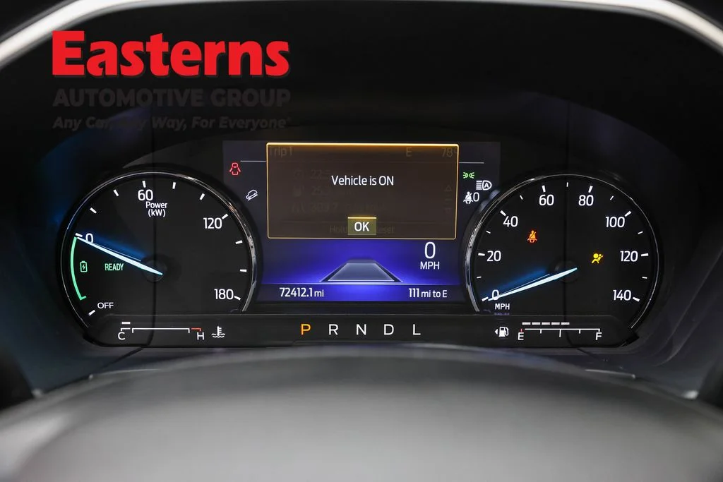 Used 2022 Silver Ford SE image 17