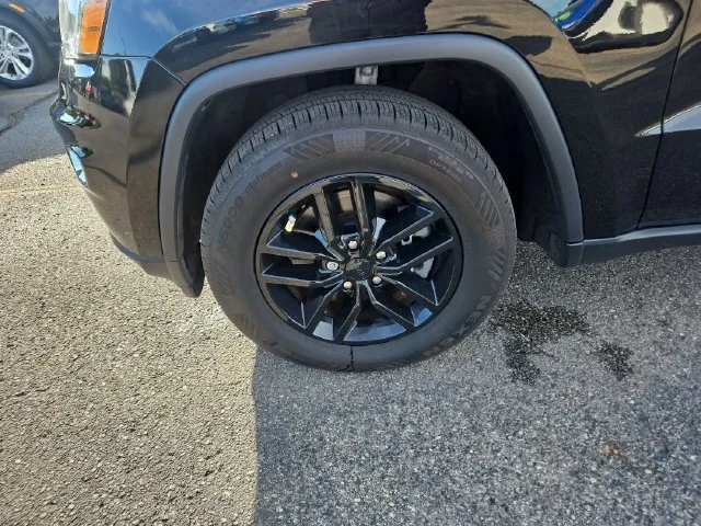 Used 2021 Black Jeep Limited image 27