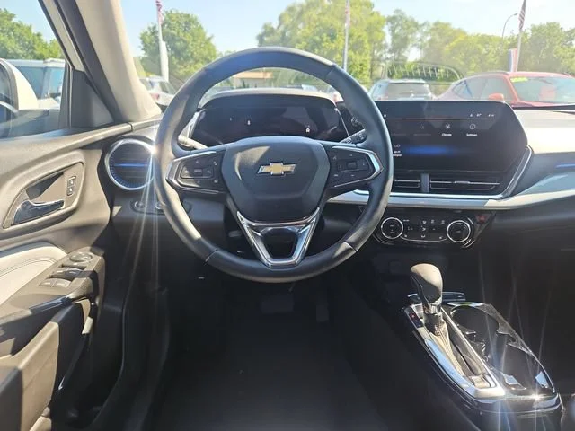 Used 2024 Summit White Chevrolet LT image 14