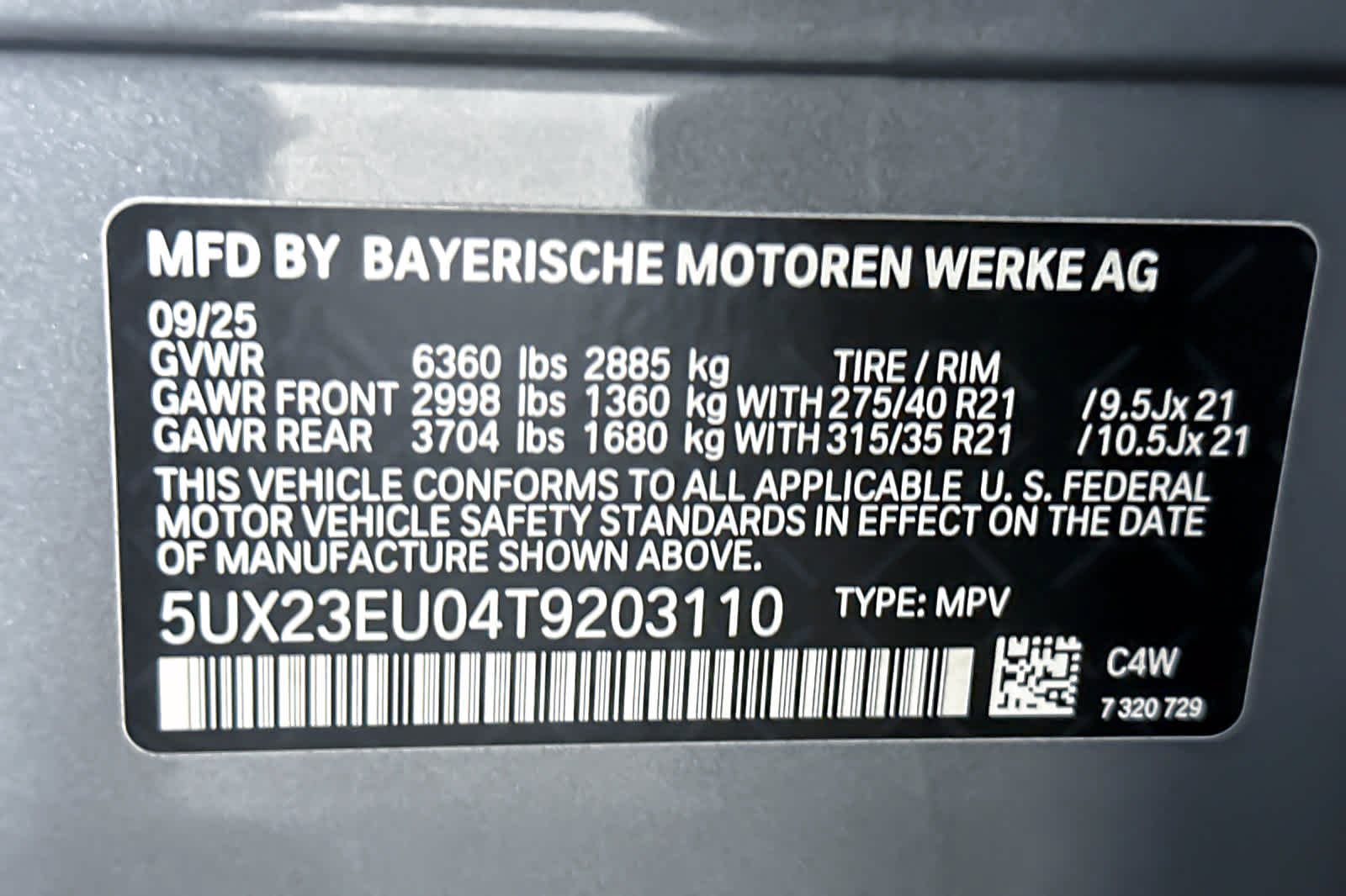 Used 2026 Skyscraper Grey Metallic BMW xDrive40i image 27