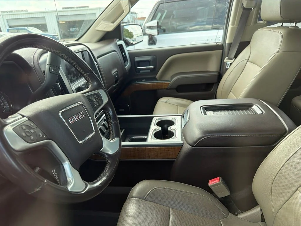 Used 2018 Red GMC SLT image 10