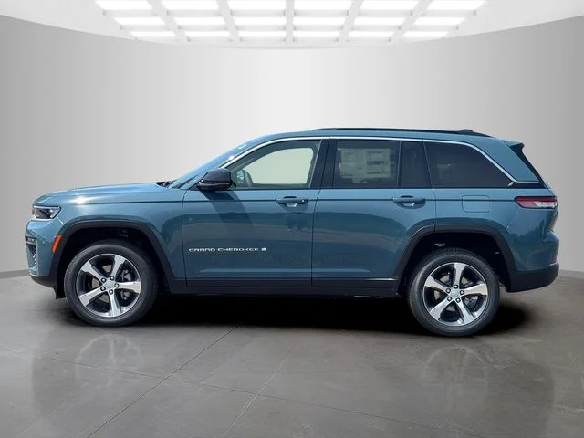 New 2026 Steel Blue Exterior Paint Jeep Limited image 4