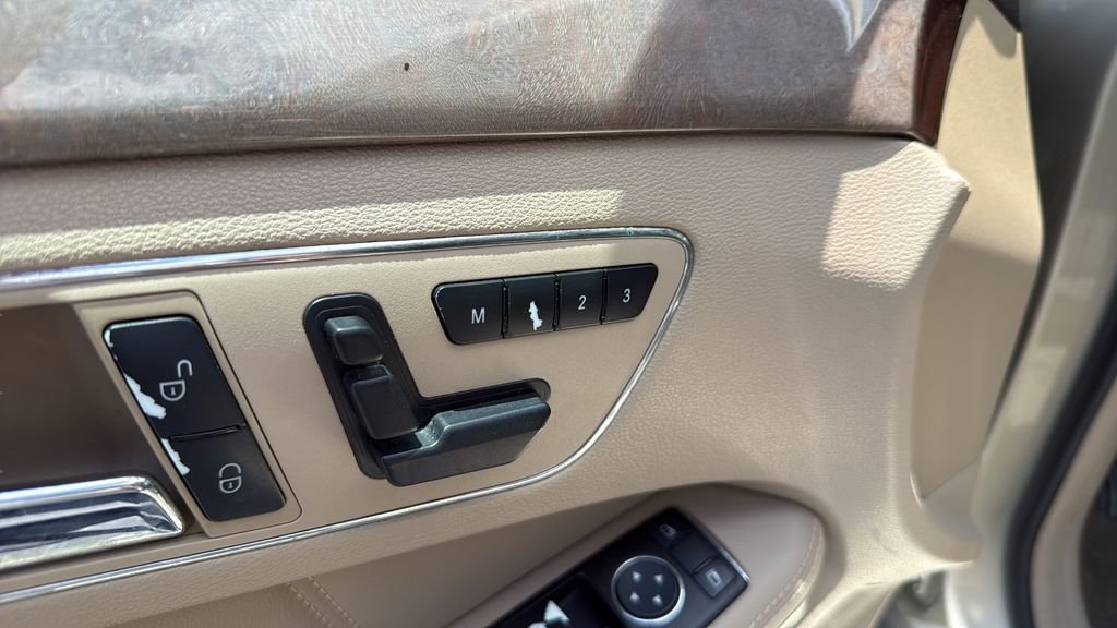 Used 2010  Mercedes-Benz E 350 image 16