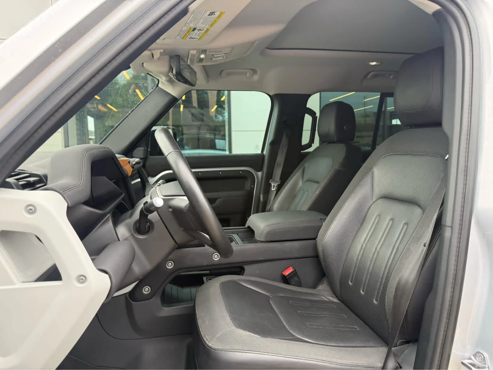 Used 2020  Land Rover First Edition image 14