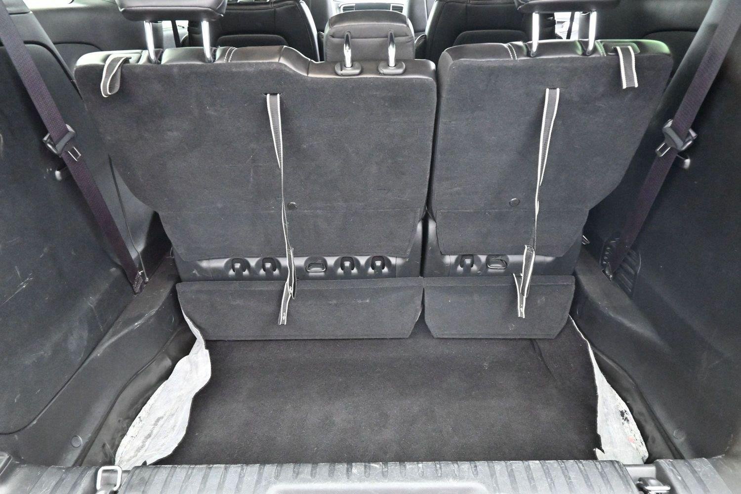 Used 2025 Diamond Black Crystal Pearlcoat Chrysler Select image 8
