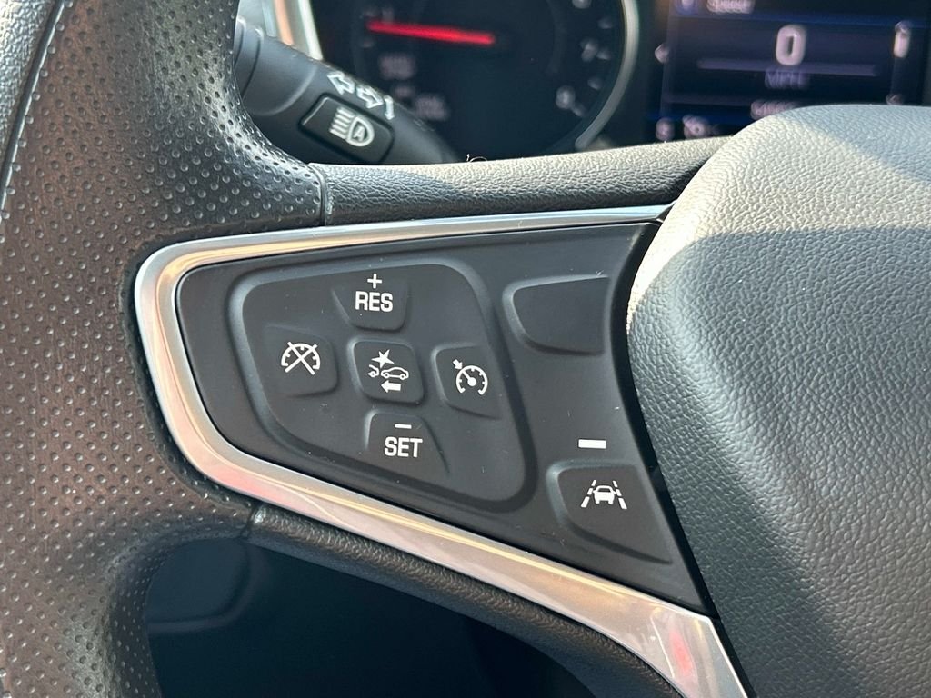 Used 2022 White Chevrolet LS image 21