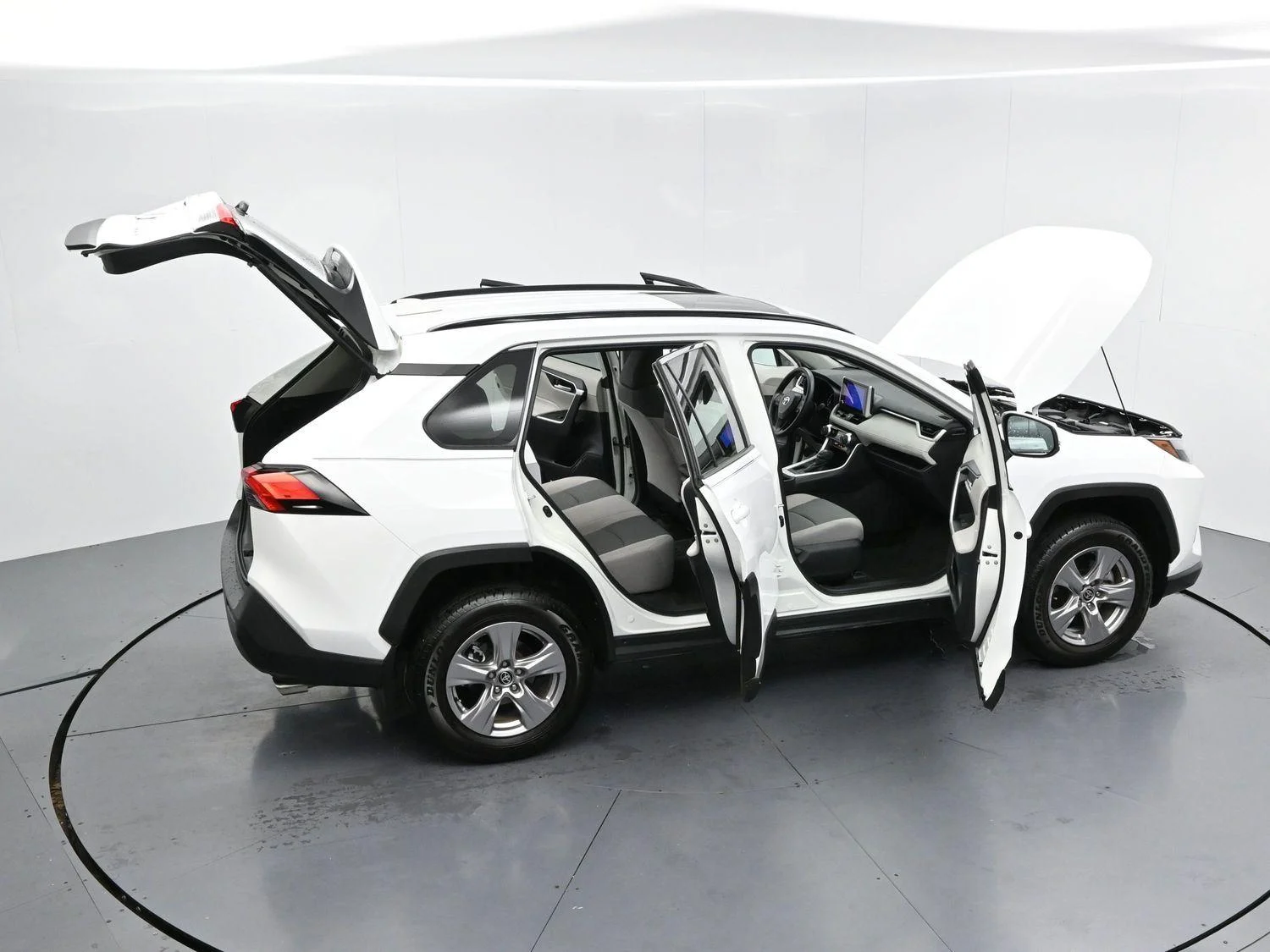 Used 2025 White Toyota XLE image 39