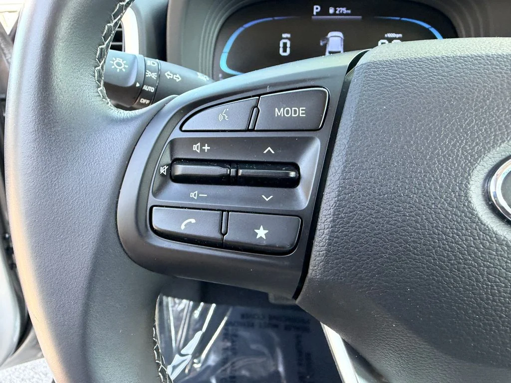 Used 2023 Shimmering Silver Hyundai SEL image 21