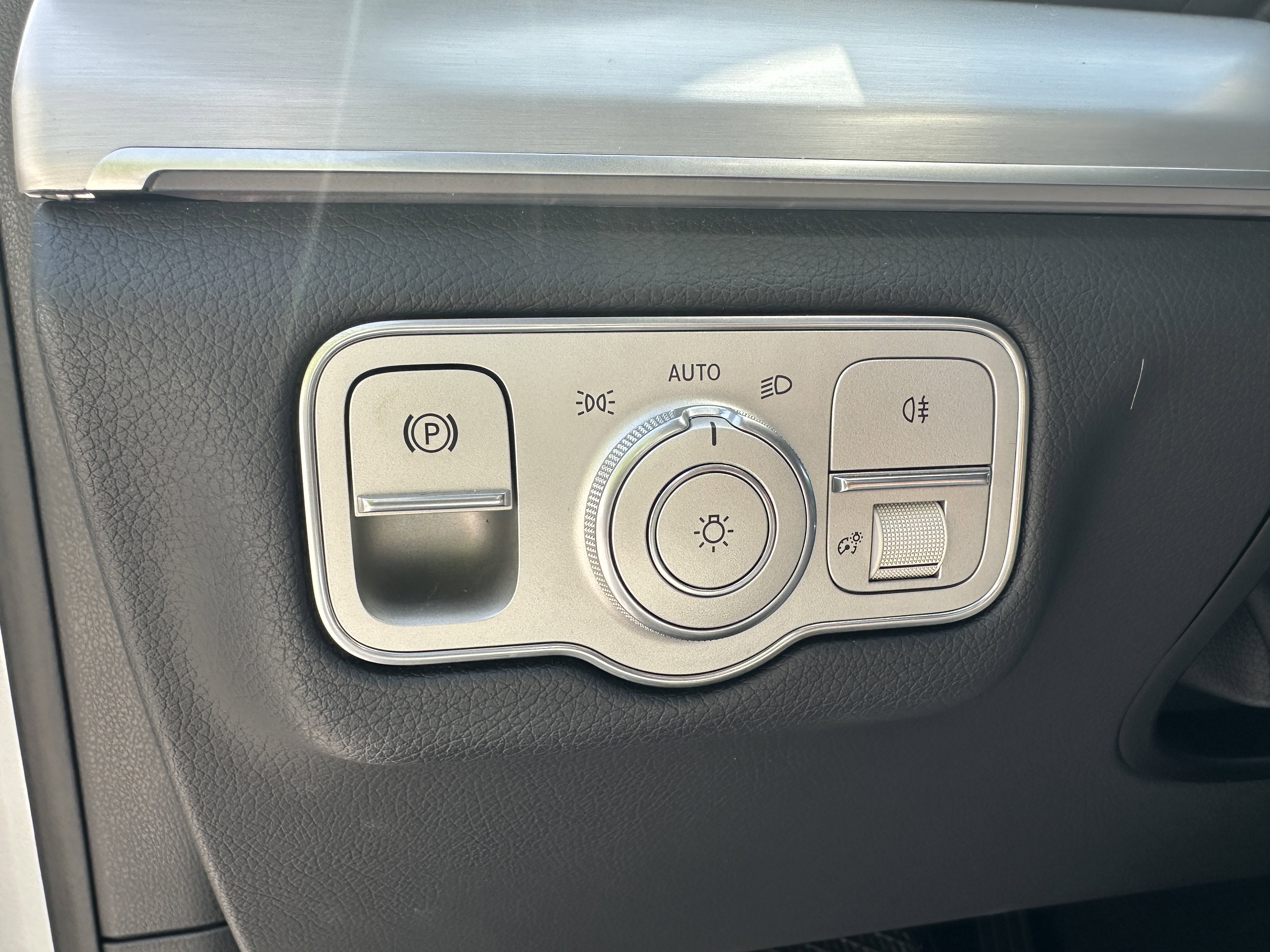 Certified Used 2025 Cirrus Silver Metallic Mercedes-Benz GLS 450 image 37