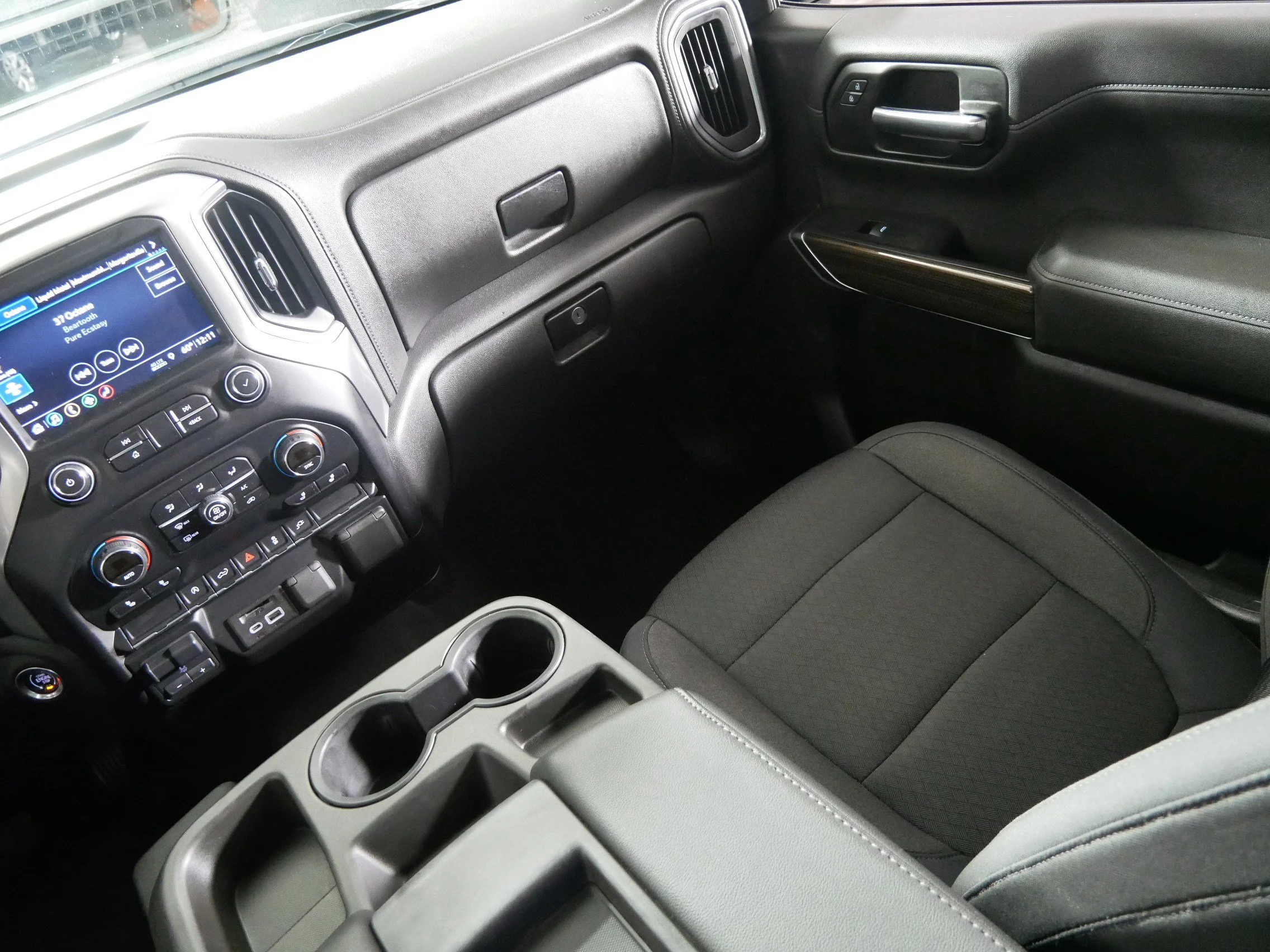 Used 2019 Shadow Gray Metallic Chevrolet LT image 11