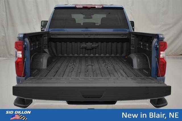 New 2026 Lakeshore Blue Metallic Chevrolet LT image 11