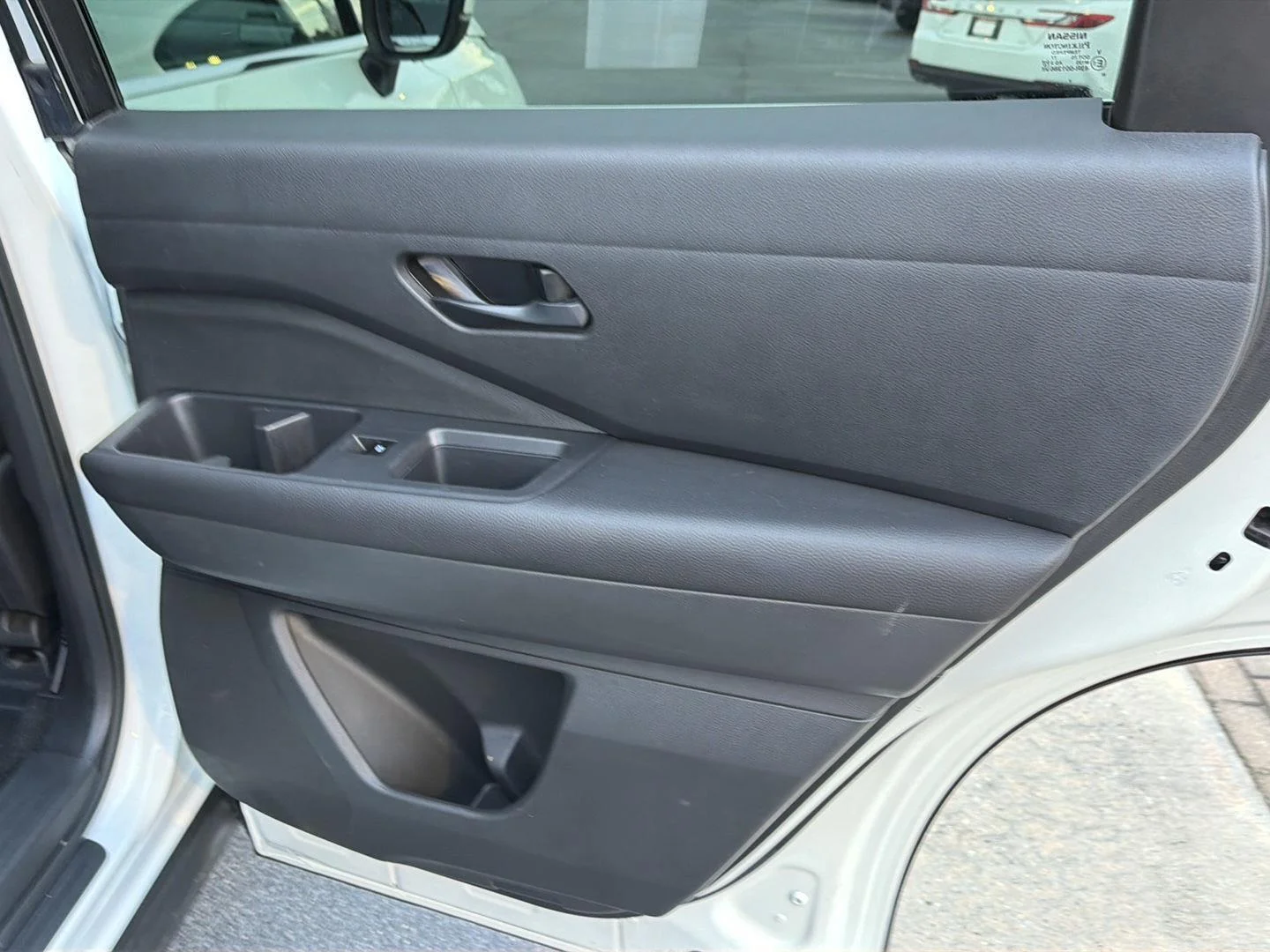 2025 Nissan Pathfinder SV - Photo 16