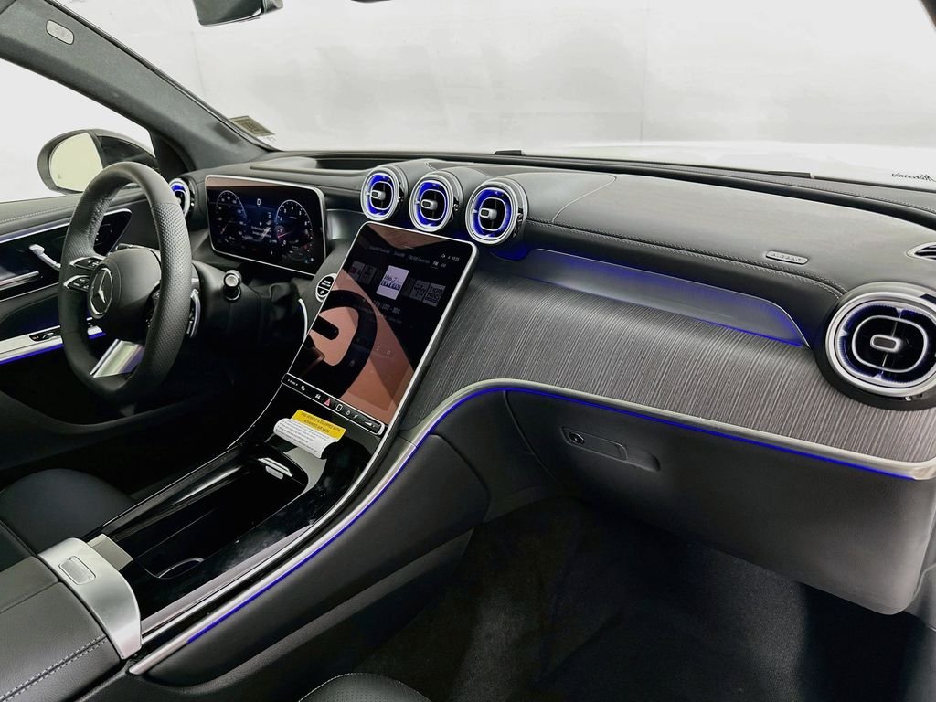 New 2027 Polar White Mercedes-Benz GLC 300 image 31