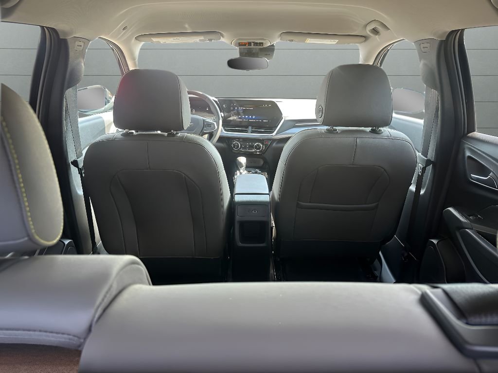 New 2026 Mosaic Black Metallic Chevrolet ACTIV image 11