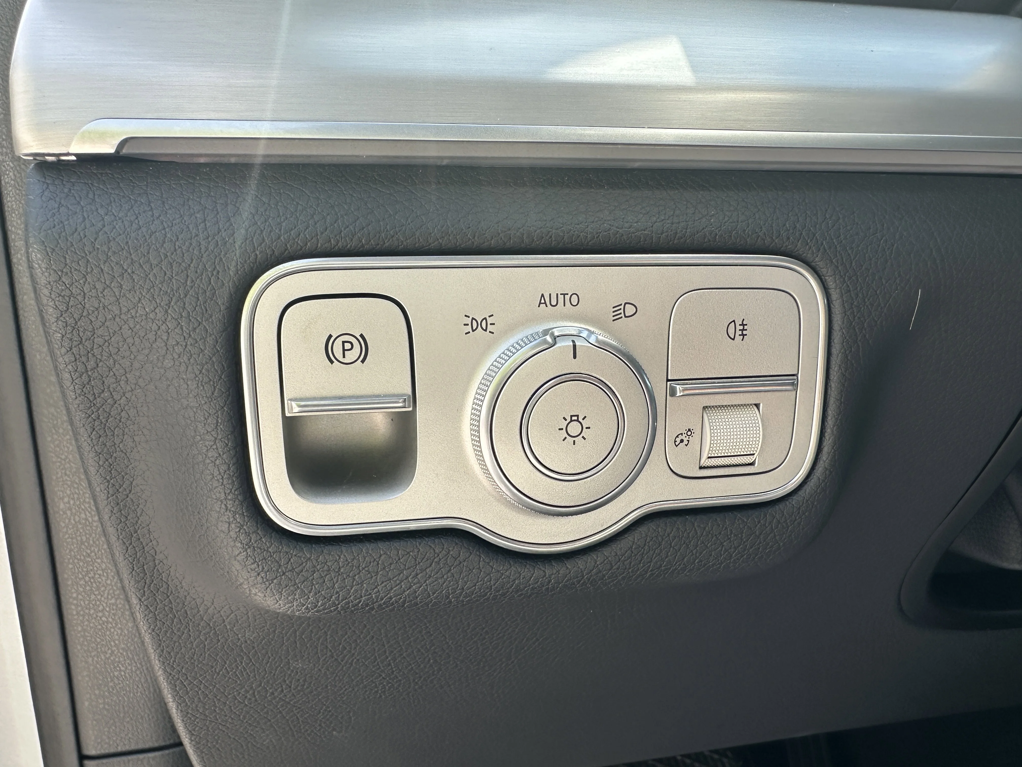 Certified Used 2025 Cirrus Silver Metallic Mercedes-Benz GLS 450 image 37