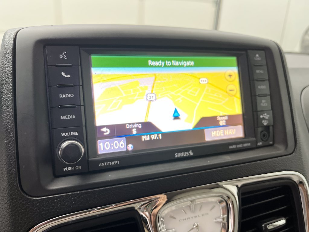 Used 2014 Gray Chrysler Touring-L image 21